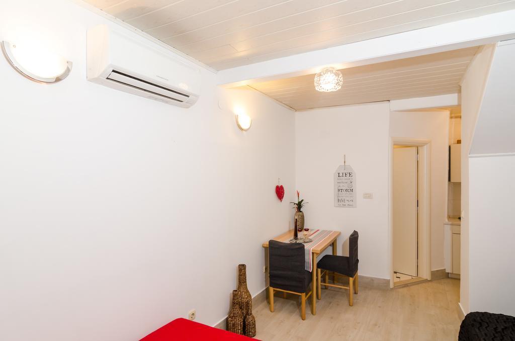 Apartment Divina