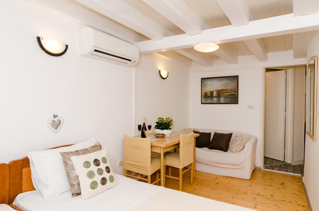 Apartment Divina