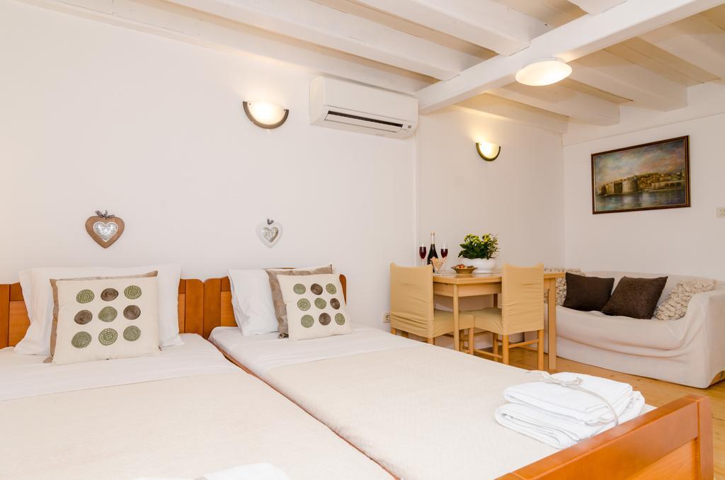 Apartment Divina *