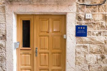 Apartment Divina